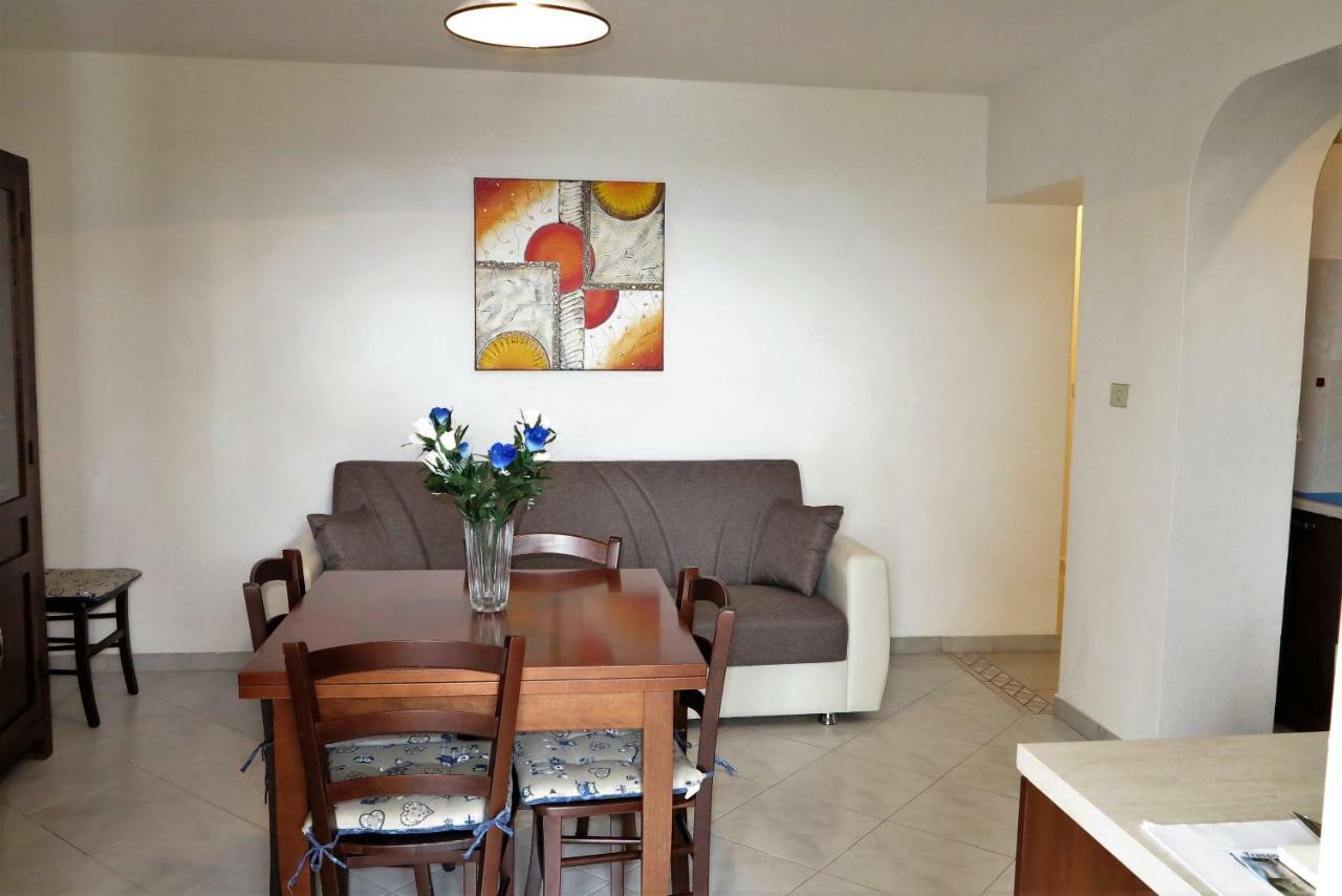 Yellowhouse Apartment Cala Gonone Exterior foto